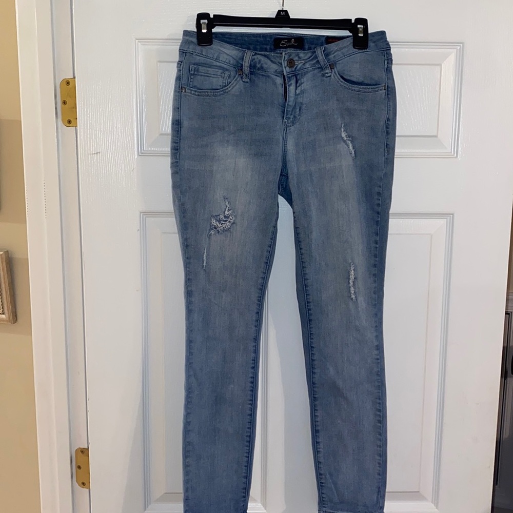 Earl Skinny Ankle Distressed Jeans